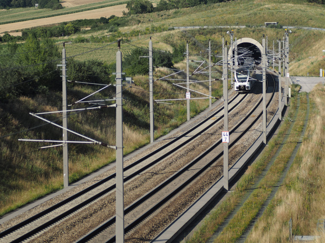 汽車模具進口報關 汽車模具進口報關