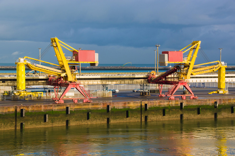 天津進(jìn)口汽車報(bào)關(guān)公司 天津進(jìn)口汽車報(bào)關(guān)公司